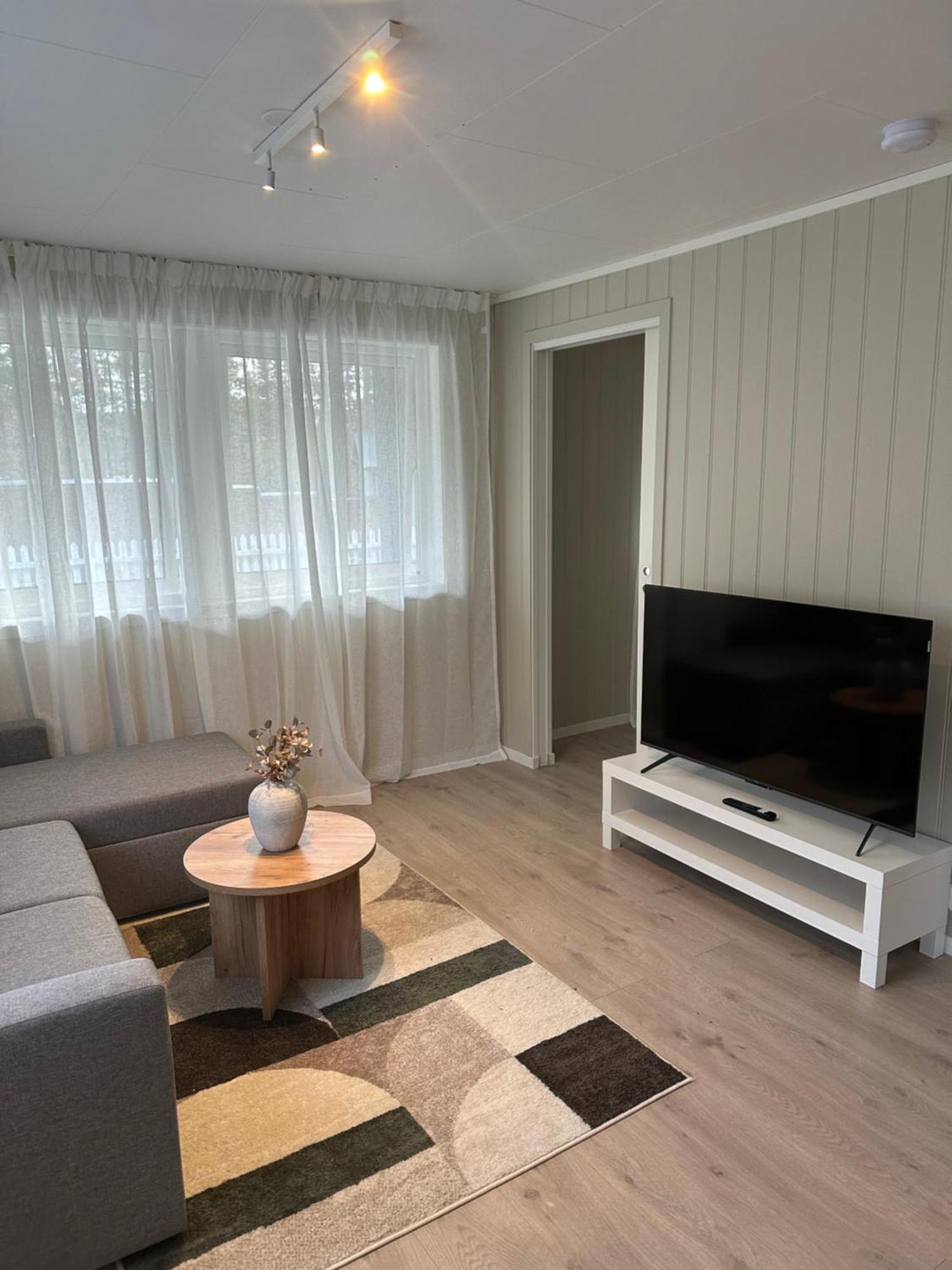 Lys Rent Og Trivelig Hybelleilighet Kristiansand Buitenkant foto